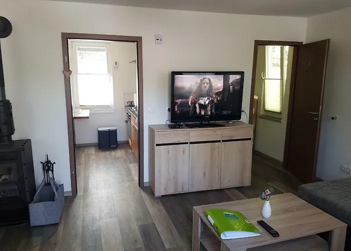 Am Badesee Schoensee 12 * Urnshausen